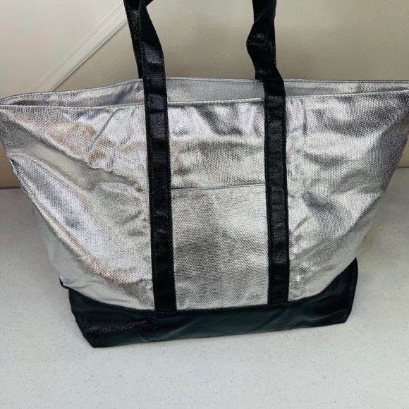 Victoria’s Secret Limited Edition large silver weekender bag w/ zipper top - Picture 9 of 9